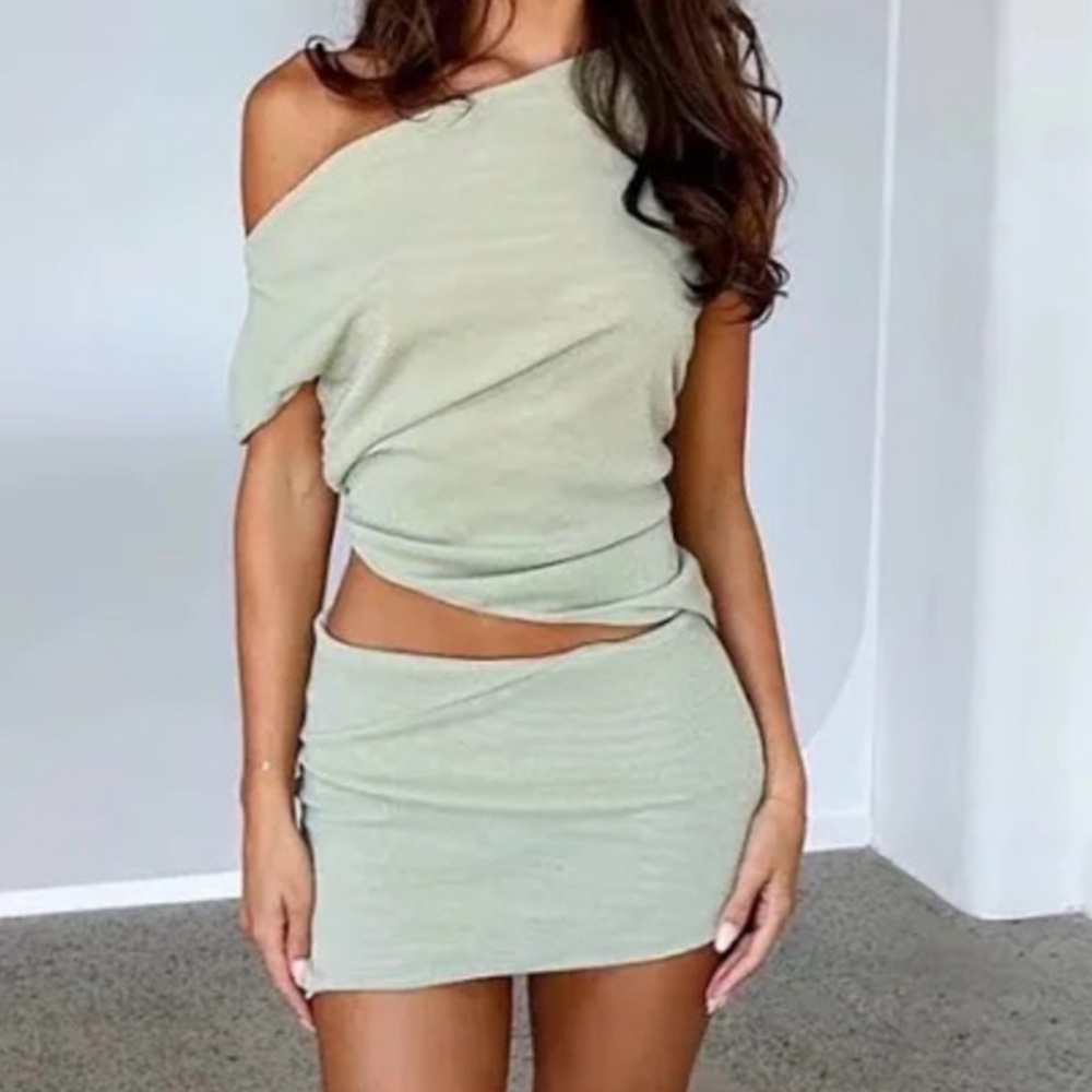 One-Shoulder Light Green Matching Set